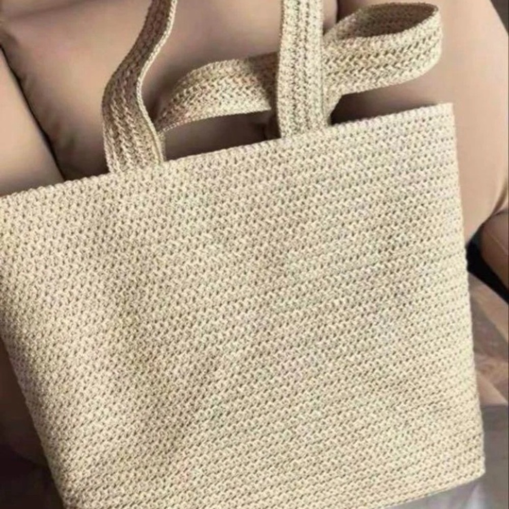 Authentic Dior Natural Raffia Tote with Embroidered Logo - Picture 4 of 8